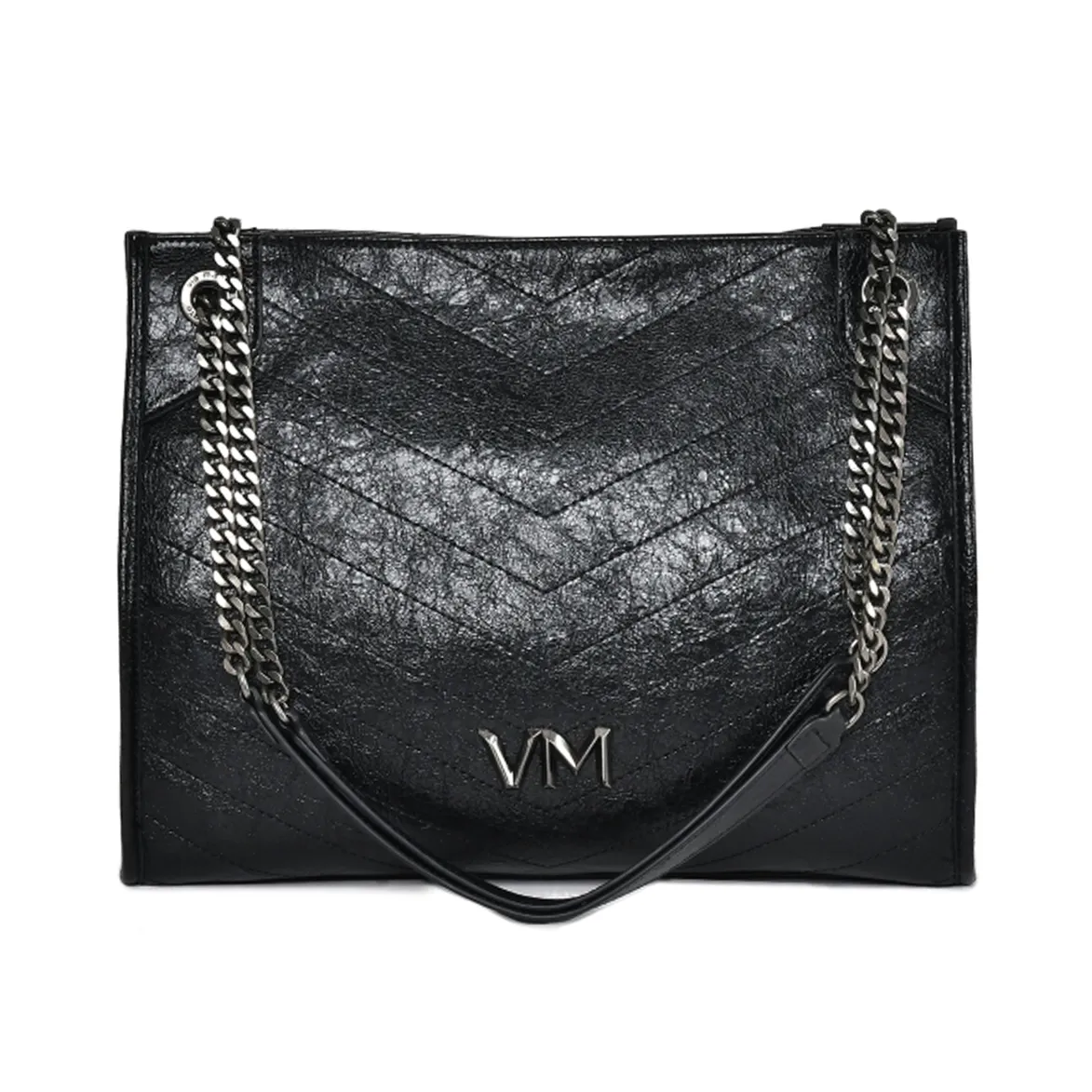 Bolsa de ombro feminina preta Via Marte modelo B1-152-01 Craquelê com acabamento em padrão chevron e alça de corrente metálica